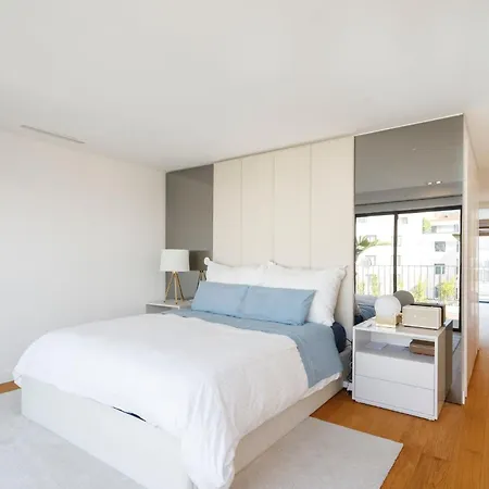 Luxurious With Balcony In The Parque Eduardo Vii Region Apartment *