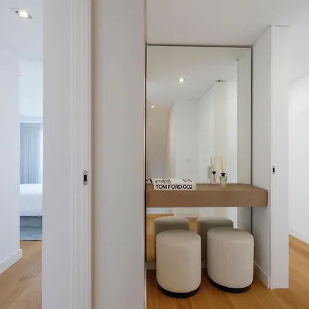 Daire Luxurious With Balcony In The Parque Eduardo Vii Region Lisboa
